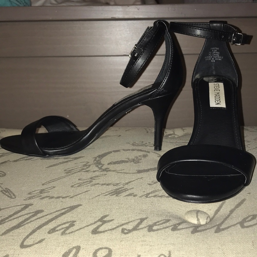 Steve Madden Fantsie sandal heels